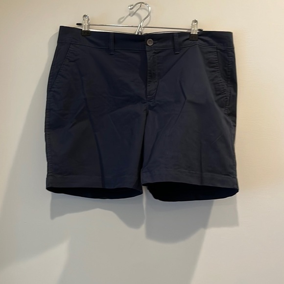 Old Navy women’s Chino shorts.  Size 14T (tall).  Color is navy - Picture 1 of 8